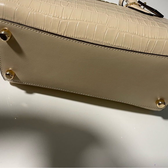 Coach - Picture 3 of 7